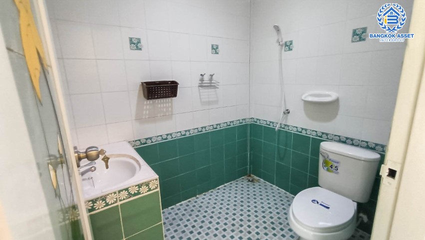 *****ทาวน์เฮ้าส์มือสองนนทบุรี ม.นวรัตน์ บางกรวย-ไทรน้อย เนื้อที่ 17.4 ตร.ว. ฟังก์ชัน 3 ห้องนอน 2 ห้องน้ำ 1 ที่จอดรถ บนทำเเดินทางสะดวก เชื่อมต่อถ.กาญจนาภิเษก ใกล้รถไฟฟ้าสายสีม่วง "สถานีบางพลู" และทางด่วน "กาญจนาภิเษก"